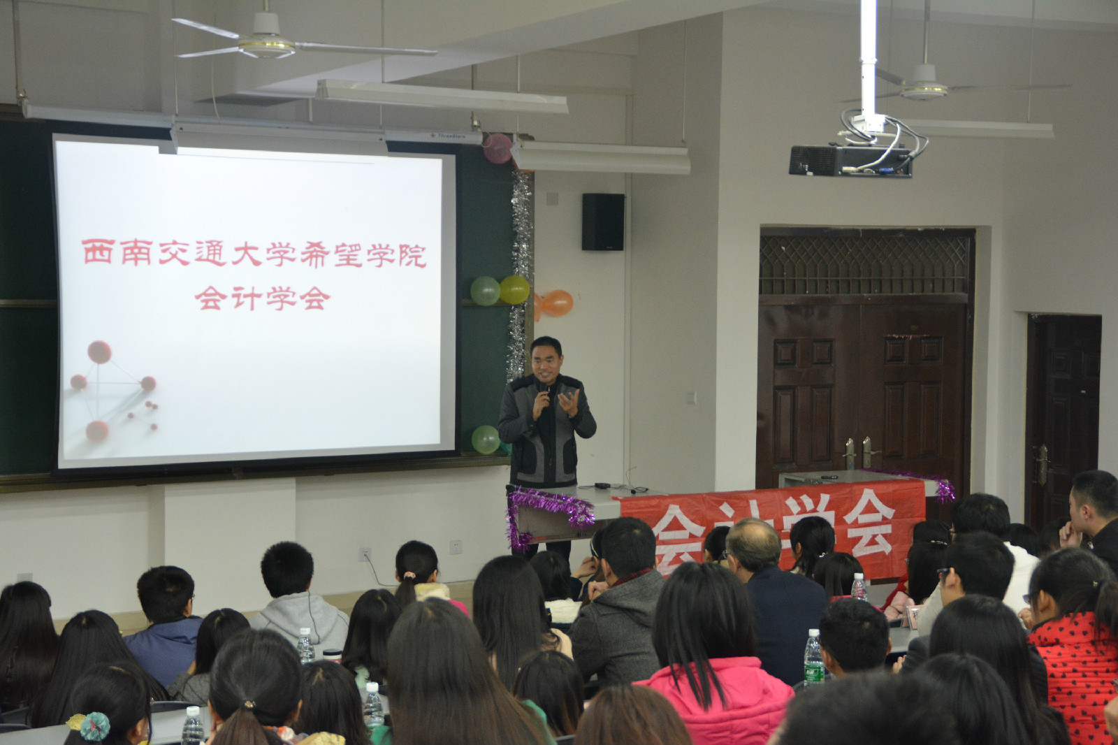 西南交通大学文凭(西南交通大学本科生毕业要求)