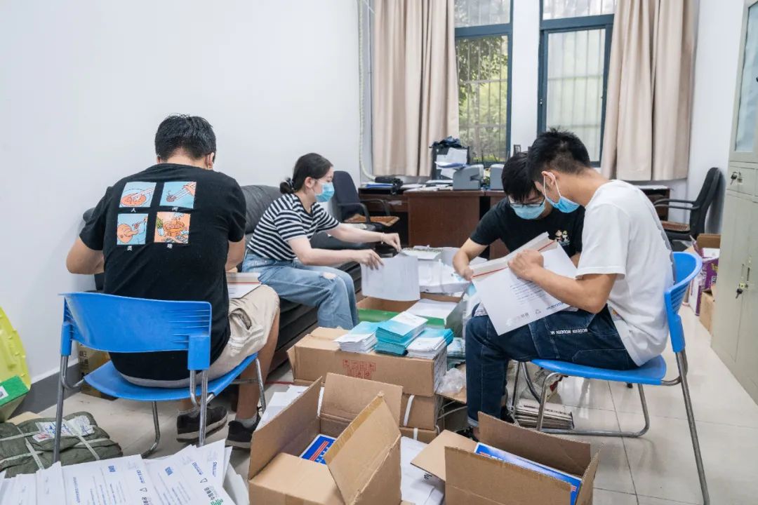 西北大学毕业证(西北大学1999年度毕业证日期)