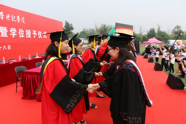 北京邮电大学文凭(北京邮电大学本科生毕业去向)