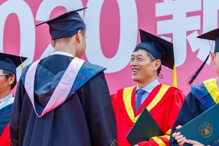 云南大学毕业证(云南大学毕业证学位证图片)