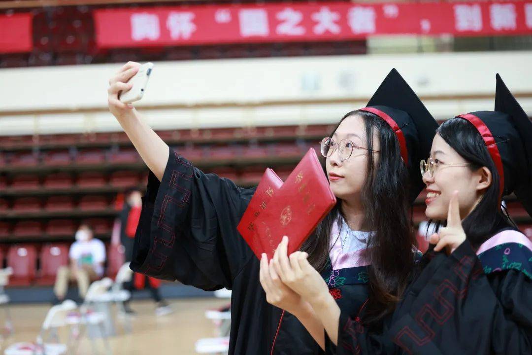 上海财经大学毕业要求